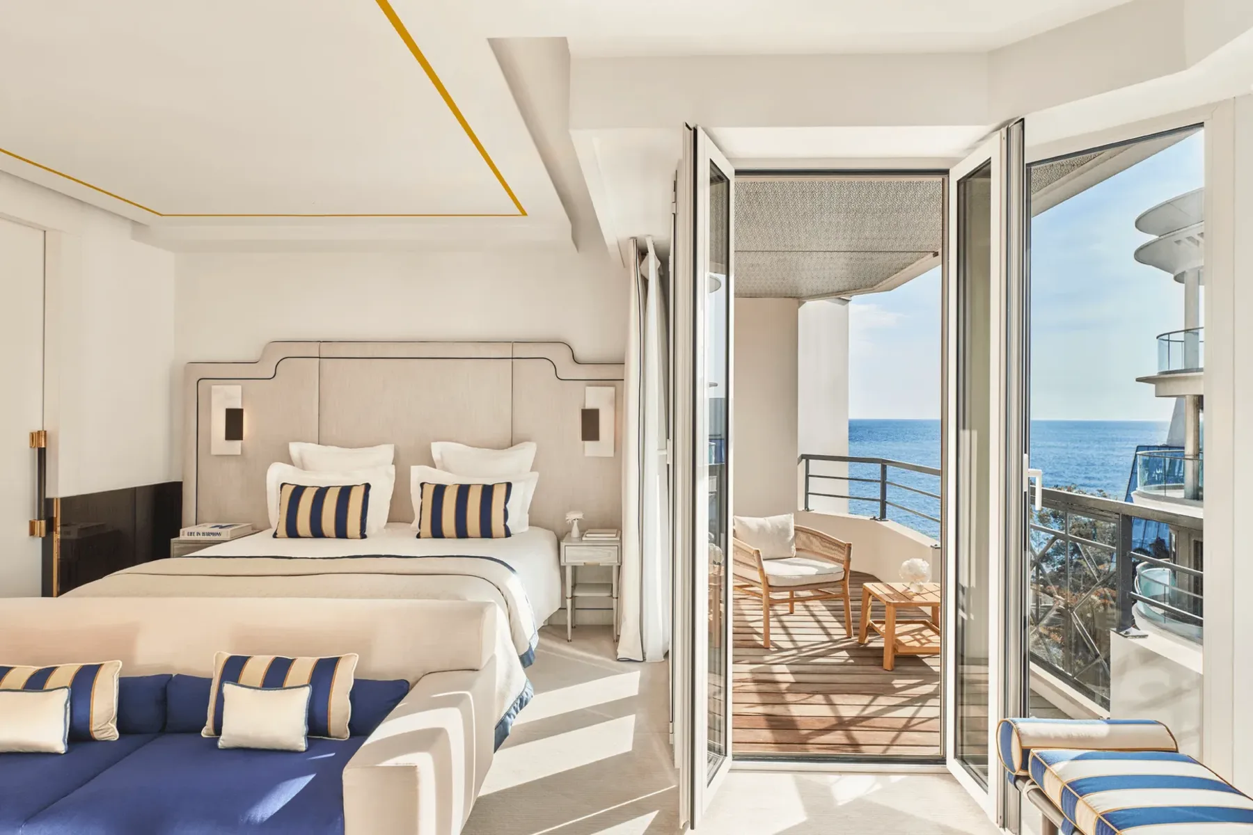 Junior suite vue partielle mer Le Majestic Cannes